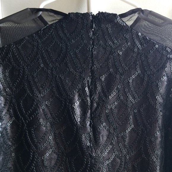 Gorgeous sequin top medium. - Picture 4 of 4